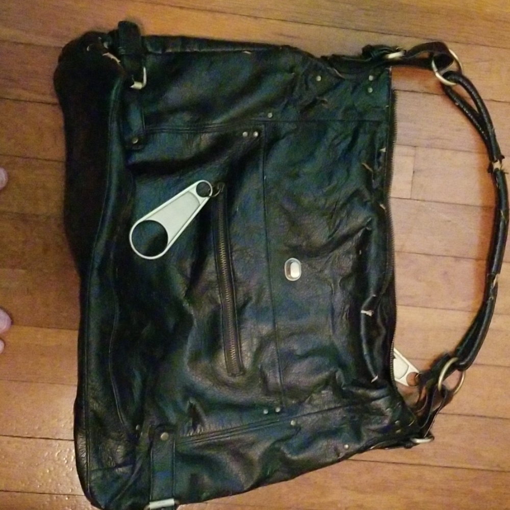 *Free with bundle of 3...Preloved Shoulder Bag - Picture 1 of 8
